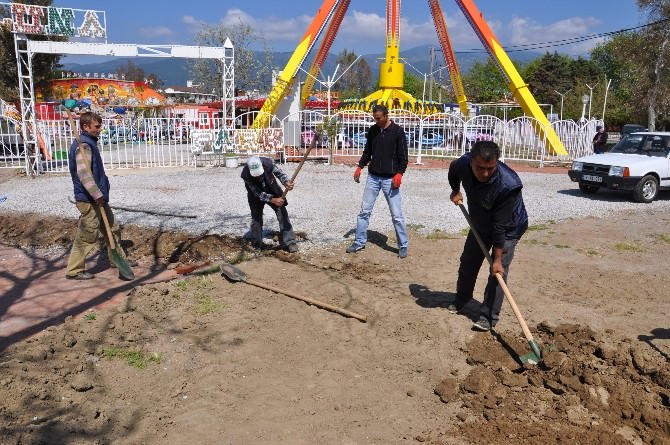 Akçay Leman Akpınar Parkı Yeniden Düzenleniyor