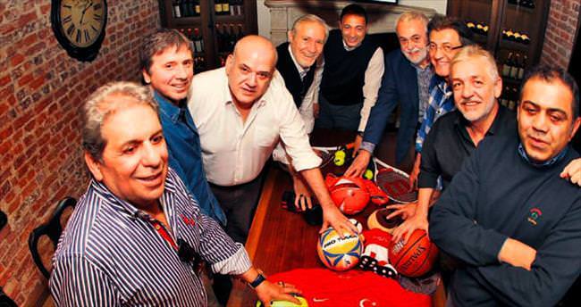 SABAH Spor’un yıldızlar topluluğu yazar kadrosu, Türkiye’nin en iyi gazetesinin 30 yılını yorumladı