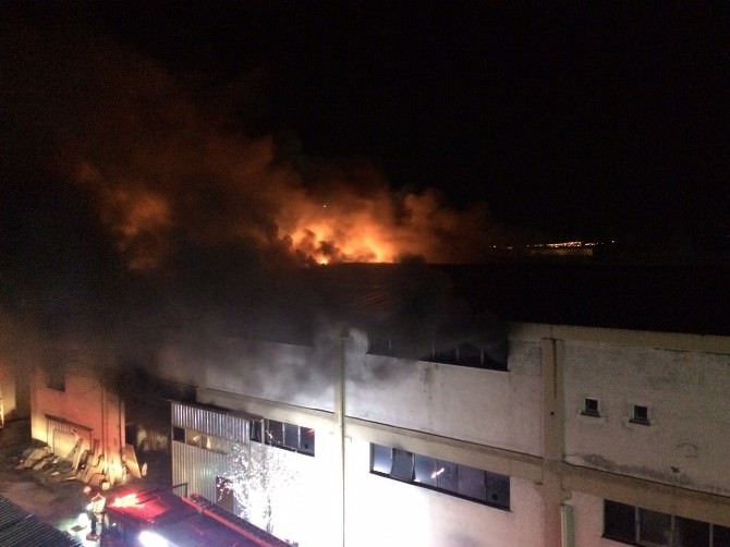 Bursa’da Kauçuk Fabrikası’nda Korkutan Yangın