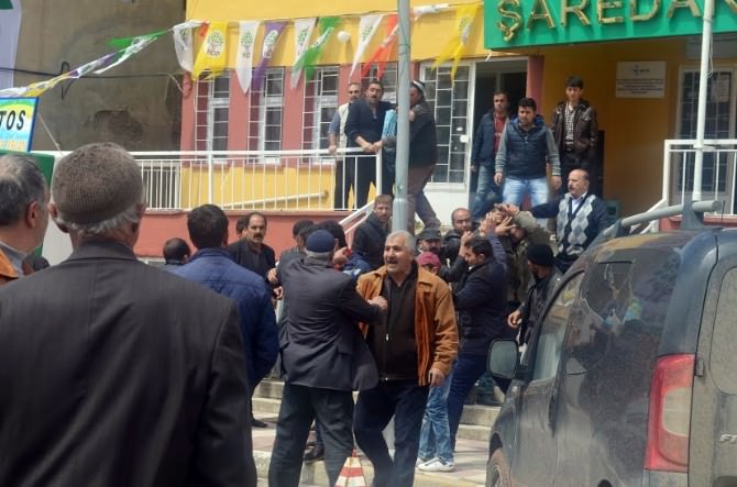 Şeyh Said’in Torunu AK Parti Milletvekili Adayı Fırat’a Sopalı Saldırı