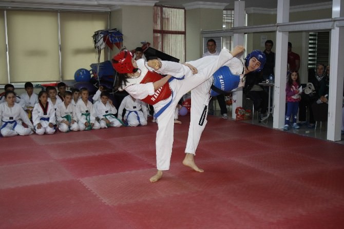 Taekwondocular Hazırlıklarını Sürdürüyor