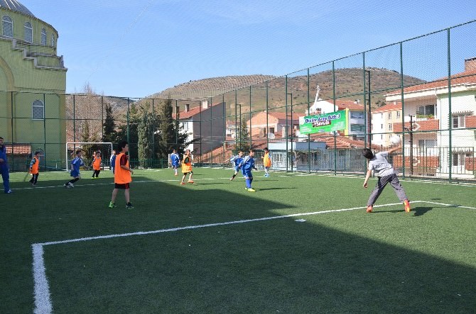 Bozüyük Belediyesi Okullar Arası Futbol Şenliği 3. Hafta Maçları İle Devam Ediyor