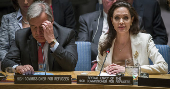 Jolie: Suriyeliler keşke burada olsalardı da dinleseydiniz