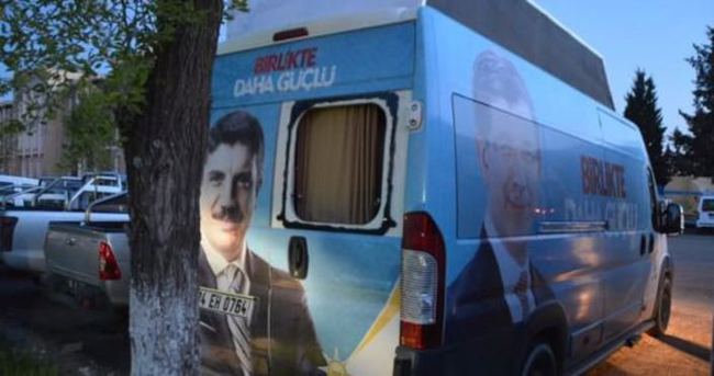 AK Partili Aktay’ın seçim minibüsüne saldırı