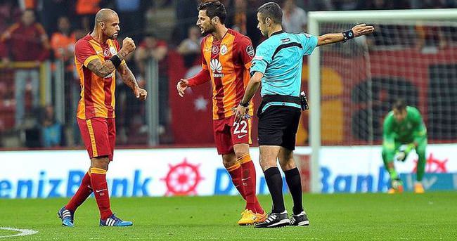 Galatasaray 2 kayıp birden verdi