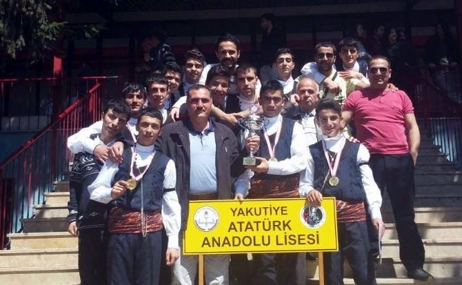 Atatürk Anadolu Lisesi Halk Oyunlarında Türkiye Şampiyonu Oldu