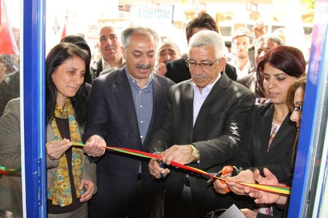 HDP Ergani’de Seçim Bürosu Açtı