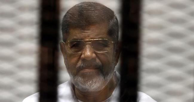 Mursi’nin davası 30 Nisan’a ertelendi