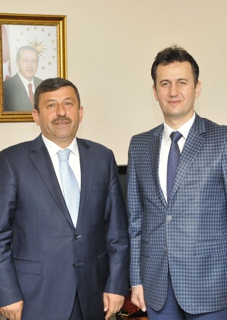 Başkan Karabacak GTÜ Rektörünü Ziyaret Etti