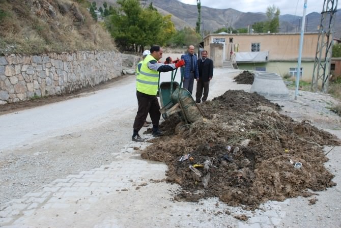 Bitlis Belediyesi’nin Temizlik Çalışmaları Devam Ediyor