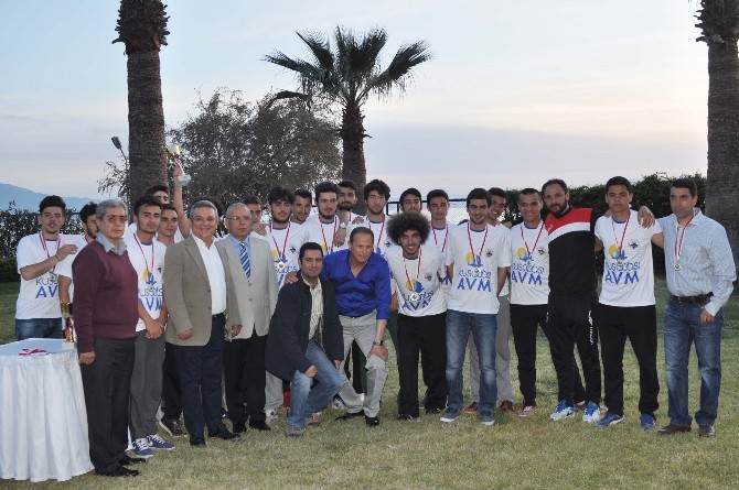 Kuşadası Gençlikspor U14 Ve U19’da Da Şampiyon