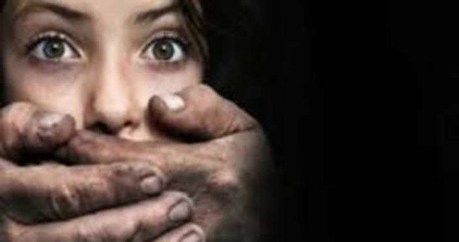 14 yaşındaki bir kız ile annesine otobüste tecavüz edildi
