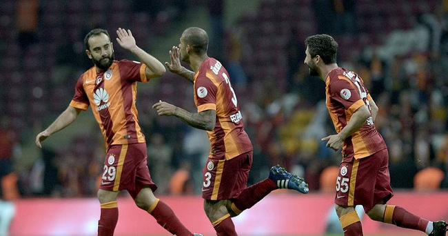 Galatasaray final kapısını araladı