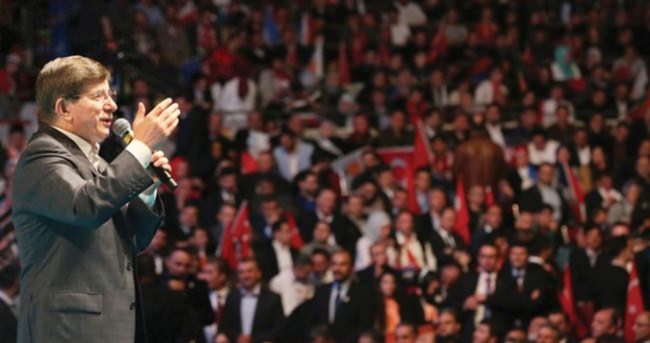 Başbakan Davutoğlu, Ankara’ya döndü