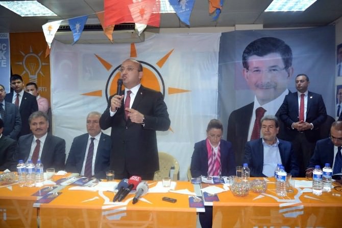Akdoğan: “Bunlar Siyasetin Üfürükçüleri”