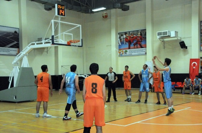 Şehitkamil Belediyesi Basketbol Gençlik Kupası’nda Hava Atışı Yapıldı