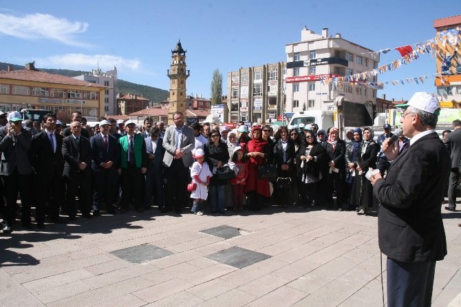 Yozgat’ta Belediye Başkanı Ve Milletvekili Çöp Topladı
