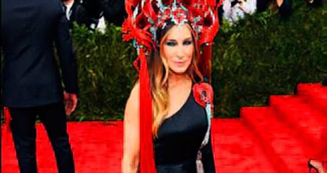 Kırmızı halıda şıklık yarışı...