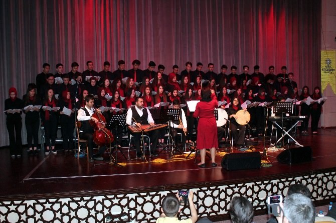 Konya’da Öğrencilerden Tasavvuf Müziği Dinletisi