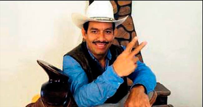 Meksikalı vekil dublör arıyor