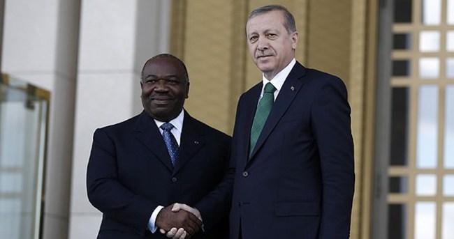 Cumhurbaşkanı Erdoğan Ondimba’yı resmi törenle karşıladı