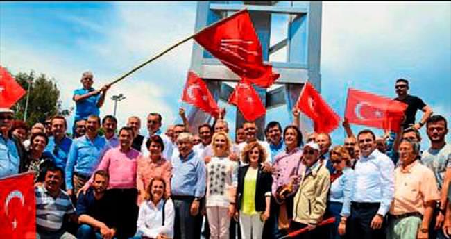 CHP adaylarından seçmenle yürüyüş