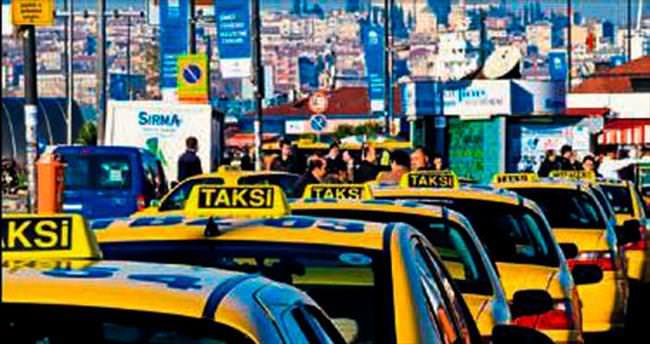 Alsancak’ta Korsan taksi operasyonunda 16 gözaltı