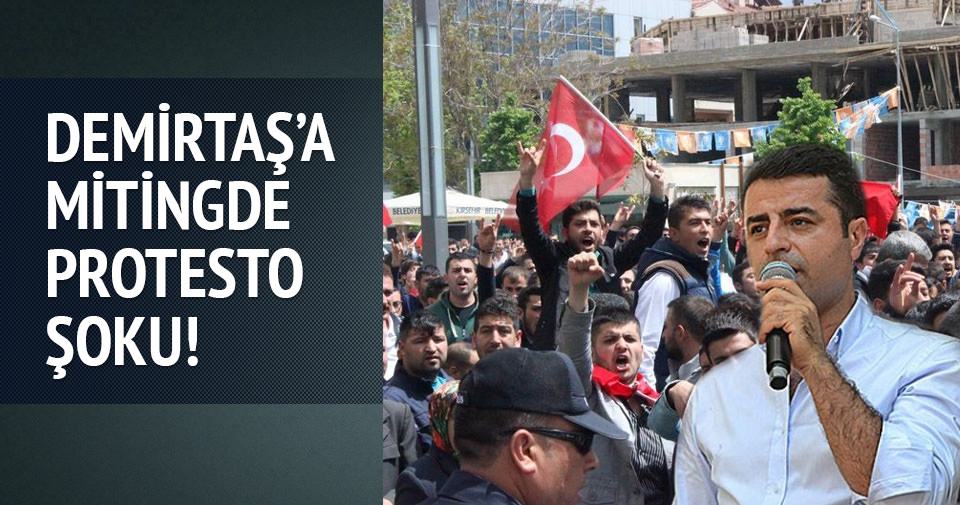 Selahattin Demirtaş’a mitingde protesto şoku