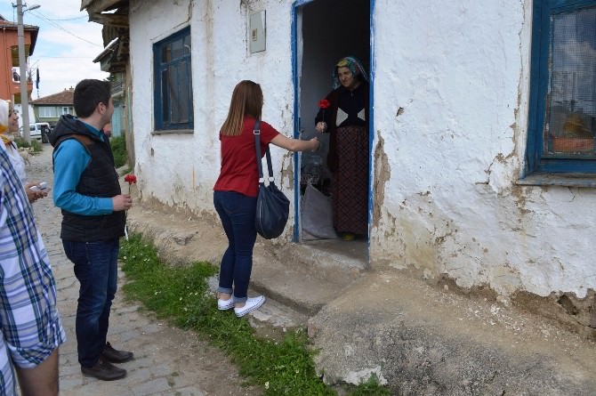 AKÜ Kütüphane Topluluğu Üyeleri Anıtkaya Köyüne Bin Adet Kitap Hediye Etti