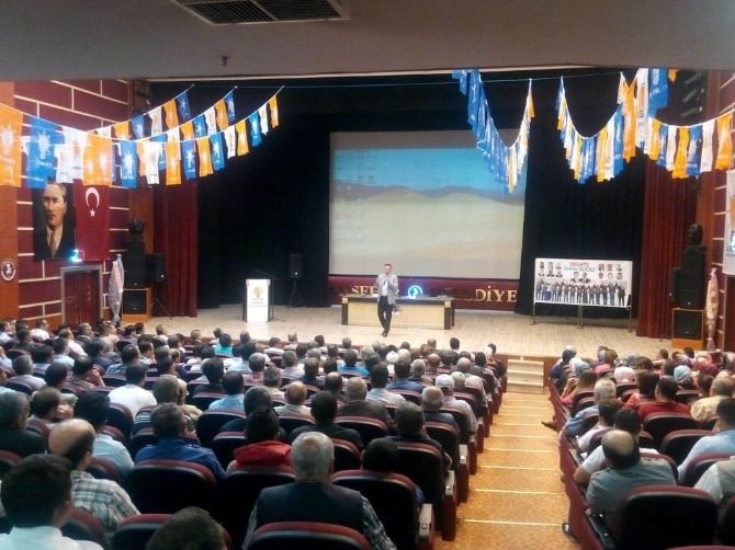 Akşehir AK Parti’de Eğitim Programı
