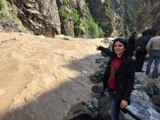 Çoruh Nehri Taştı, Artvin Şavşat Karayolunda Ulaşıma İzin Vermiyor