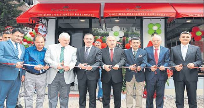 Gaziantepli Fıstıkzade’nin Adana mağazası açıldı