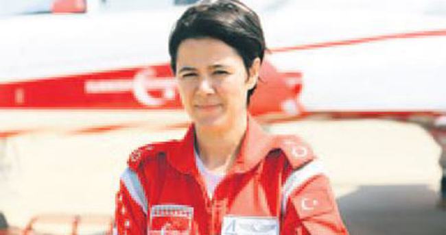 İlk kadın akrobasi pilotu 19 Mayıs için şov yapacak