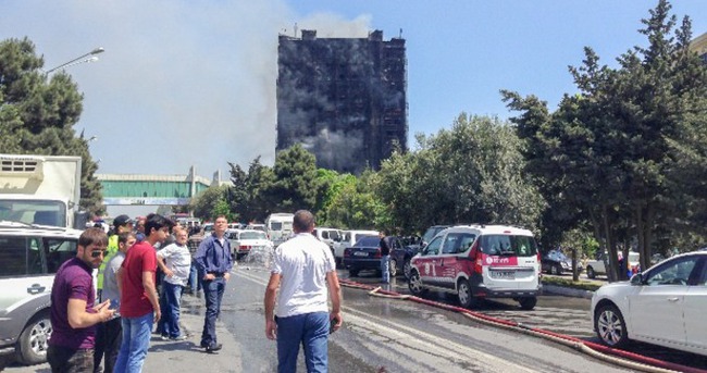 Bakü’de korkutan yangın