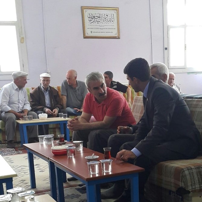 MHP Diyarbakır Milletvekili Adayı Karakoç Ergani’de Taziye Ziyaretlerinde Bulundu
