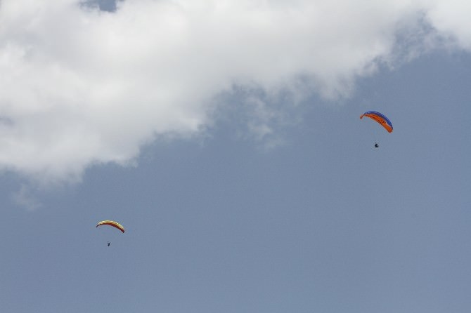 Nevşehir’de Yamaç Paraşütü İçin Deneme Atlayışı Yapıldı