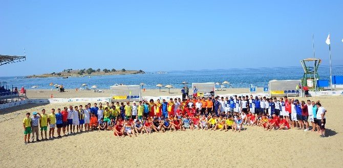 Seferihisar’da Uluslararası Çocuk Futbol Turnuvası