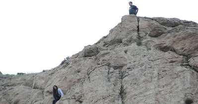 Lise öğrencisi kayalıklardan atlamak istedi