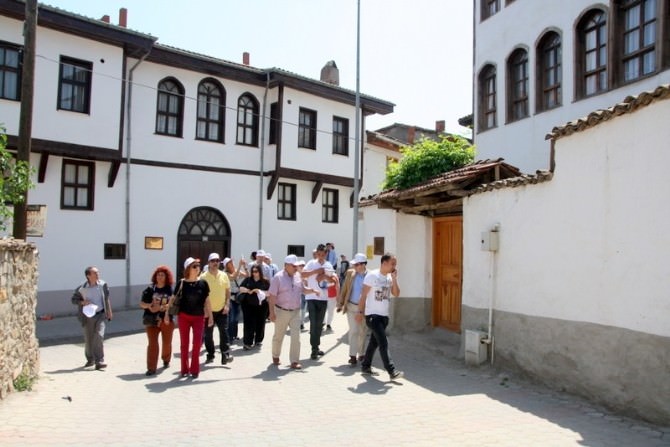 Zirveye Katılan Akademisyen, Uzman Ve Öğrencilerin Osmaneli Gezisi