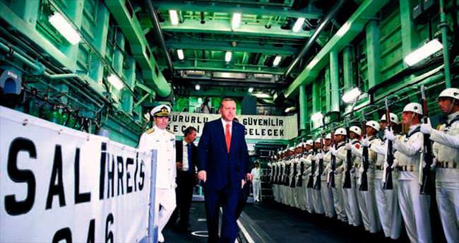 Başkomutan deniz tatbikatını izledi