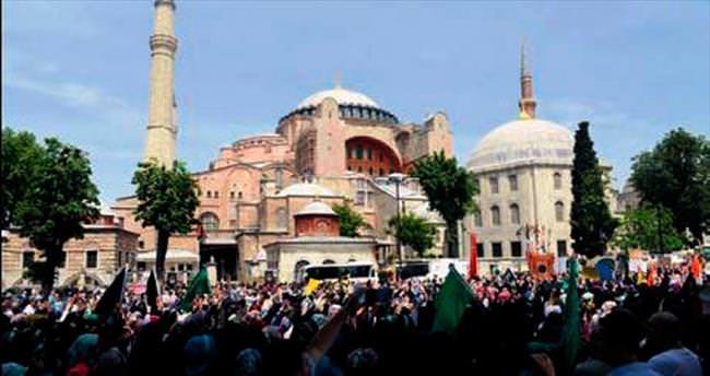 Ayasofya ve Mursi için yürüdüler