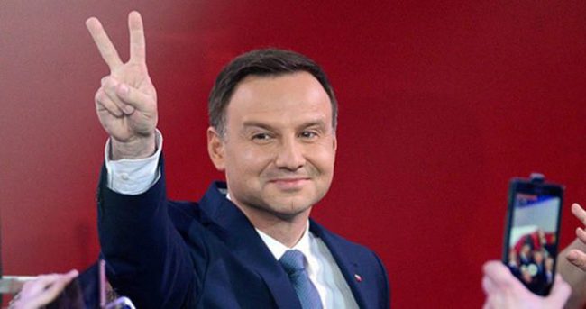 Polonya cumhurbaşkanını seçti!