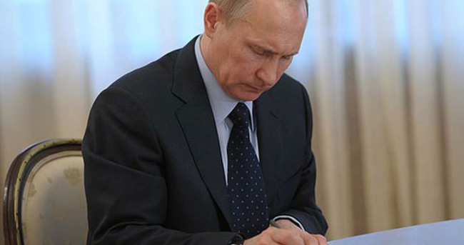 Putin’den yabancı STK’lara kısıtlama