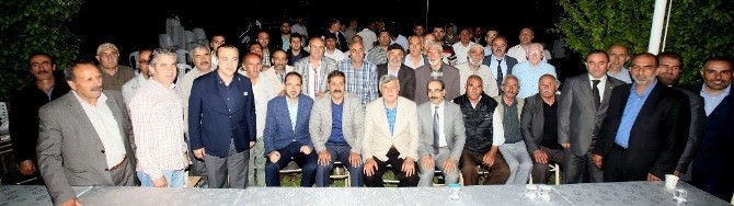 Başkan Karaosmanoğlu, Başiskele Erzurumlular Derneği’ni Ziyaret Etti