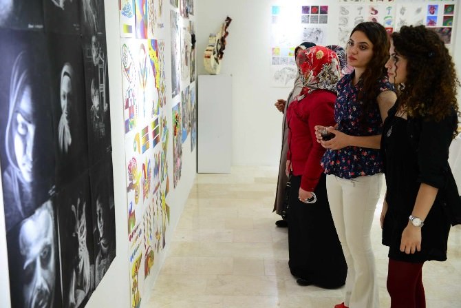 “Temel Sanat Eğitimi Sergisi” SAÜ’de Açıldı