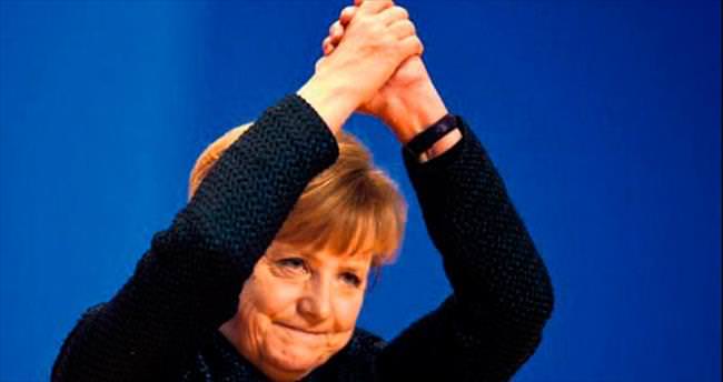 Dünyanın en güçlü kadını yine Merkel