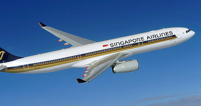 Singapur Havayolları uçağının 2 motoru da havada durdu
