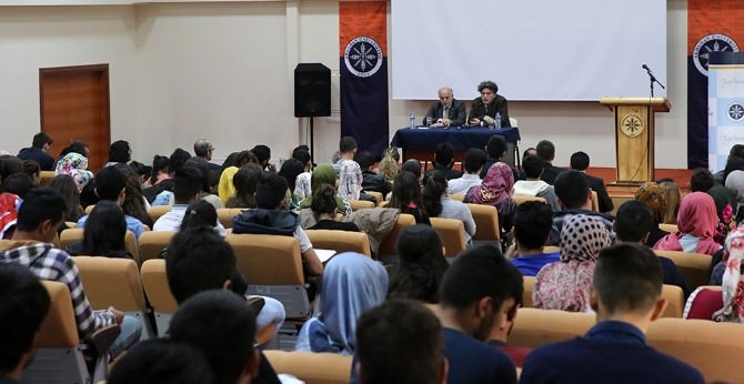 Ünlü Edebiyatçılardan ARÜ’de ‘Tasavvuf Edebiyatı’ Konferansı