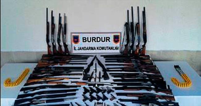 Burdur’da kaçak silah operasyonu