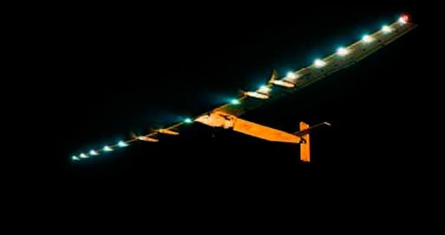 Güneş enerjili uçak rekor uçuşa başladı